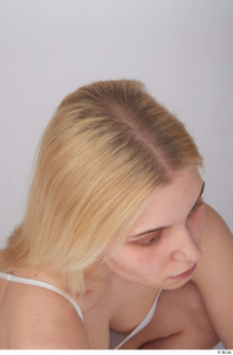 Unaisa loose blond hair 0008.jpg